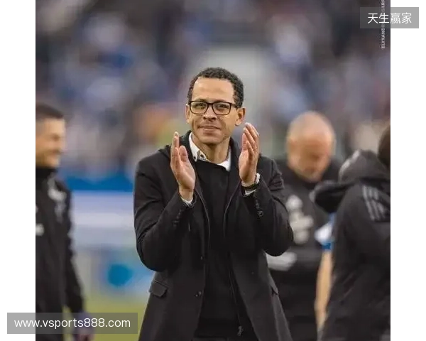 官方:罗塞尼尔出任切尔西主帅,签约至2032年 官方:罗塞尼尔出任切尔西主帅,签约至2032年