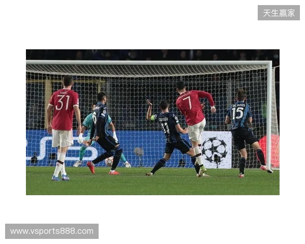 记者：因下赛季很大概率有欧冠踢，曼联想B费再至少留队1年